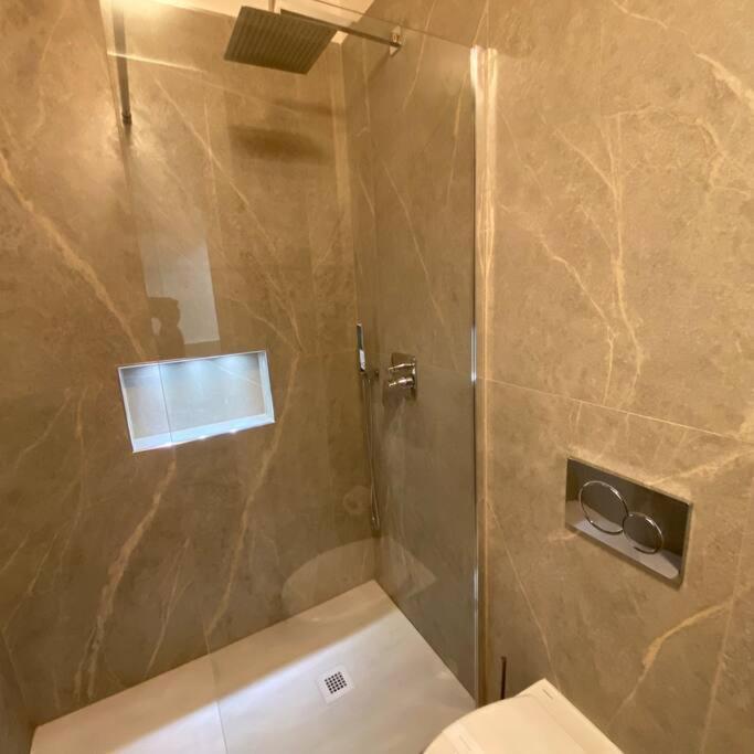 Brera Eleven Suite Deluxe Милано Екстериор снимка
